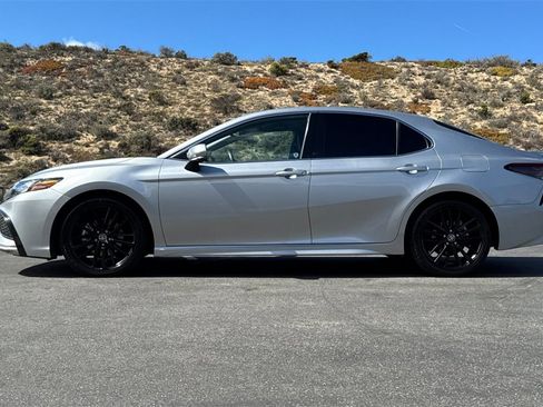 Used 2022 Toyota Camry XSE image 6
