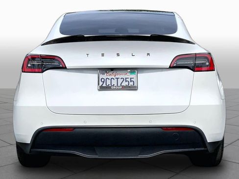 Used 2021 Tesla Model Y Long Range image 4