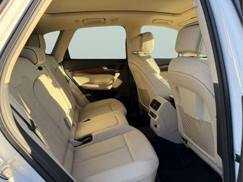 Used 2023 Audi Q5 2.0T Prestige w/ Prestige Package image 28