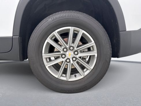 Used 2023 Chevrolet Traverse LT AWD/4WD image 22