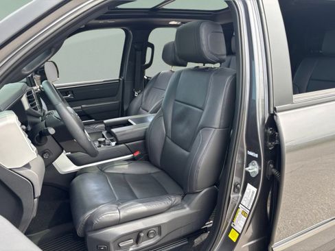 Used 2025 Toyota Sequoia Platinum AWD/4WD image 17