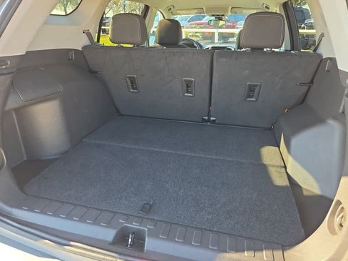 Used 2024 GMC Terrain SLE image 31