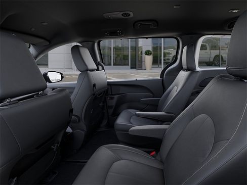 New 2026 Chrysler Pacifica Select image 23