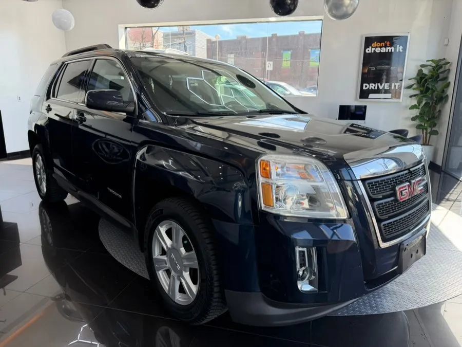 Used 2015 GMC Terrain SLE w/ Convenience Package AWD/4WD image 2