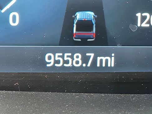 Used 2024 Ford F150 Lightning Lariat image 37