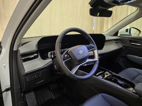 New 2026 Audi Q3 quattro 2.0T AWD/4WD image 14
