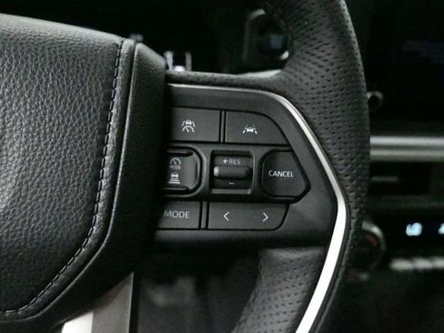 Used 2025 Toyota Tacoma SR5 AWD/4WD image 16