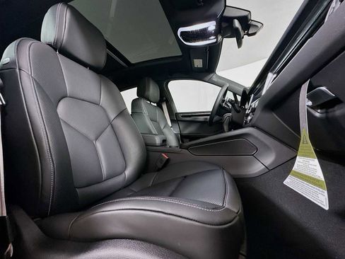 New 2026 Porsche Macan image 29