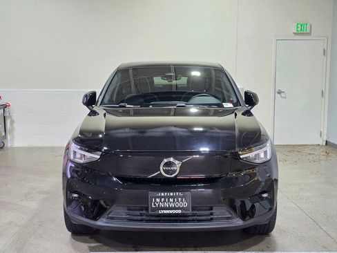 Used 2023 Volvo C40 P8 Recharge Plus w/ Climate Package image 5