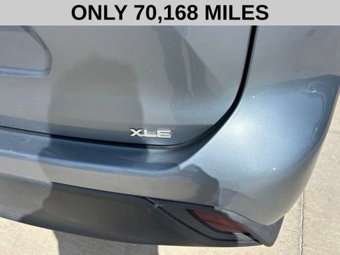 Used 2022 Toyota Highlander XLE FWD image 4