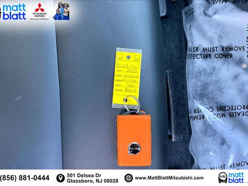 Used 2025 Volvo XC40 B5 Core image 12