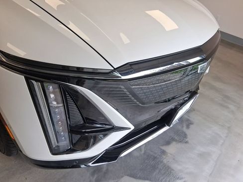 Certified 2024 Cadillac Lyriq Sport AWD/4WD image 6
