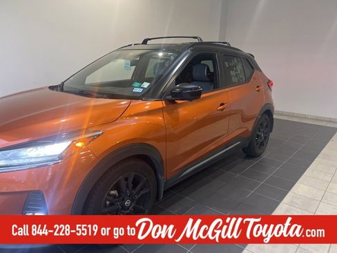 Used 2021 Nissan Kicks SR w/ SR Premium Package image 2