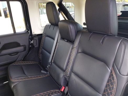 Used 2021 Jeep Wrangler Unlimited Sahara image 16