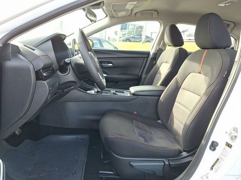 Used 2025 Nissan Sentra SR image 14