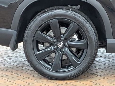 Used 2025 Honda Pilot Black Edition image 9