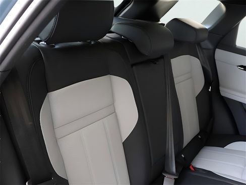 New 2026 Land Rover Range Rover Evoque Dynamic SE image 25