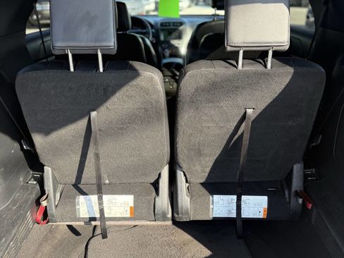 Used 2019 Ford Explorer XLT w/ Equipment Group 202A image 18