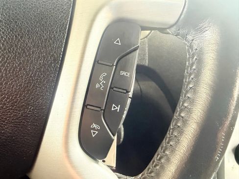 Used 2010 GMC Acadia SLE image 14