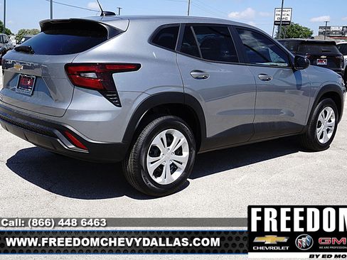 New 2026 Chevrolet Trax LS image 7