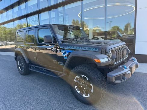 Used 2024 Jeep Wrangler Unlimited Rubicon 4xe w/ Convenience Group AWD/4WD image 2