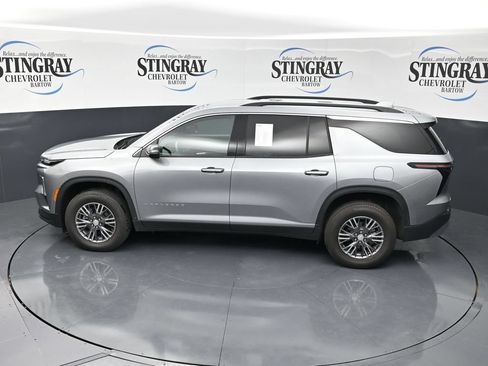 Used 2026 Chevrolet Traverse LT FWD image 24