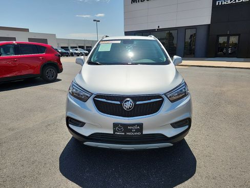 Used 2022 Buick Encore Preferred FWD image 2