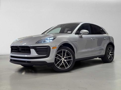 Used 2025 Porsche Macan AWD/4WD image 1