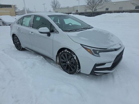 Used 2026 Toyota Corolla XSE FWD image 3