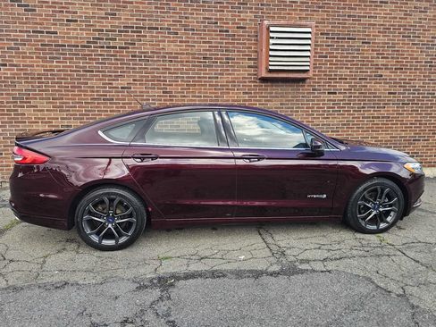 Used 2018 Ford Fusion SE w/ Equipment Group 601A FWD image 15