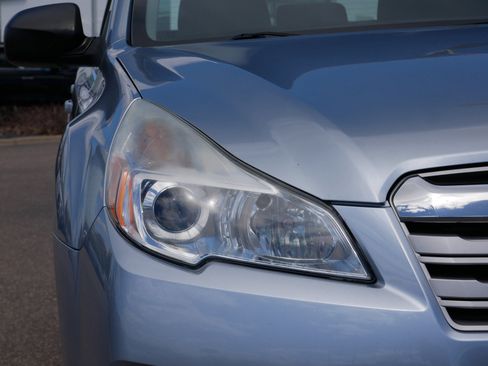 Used 2013 Subaru Outback 2.5i AWD/4WD image 16