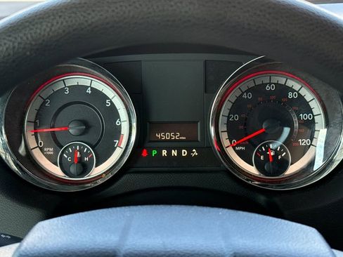 Used 2018 Dodge Grand Caravan SE w/ UConnect Hands-Free Group image 34