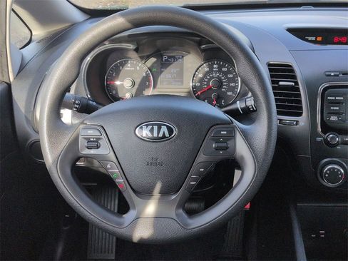 Used 2017 Kia Forte LX image 13