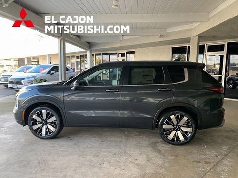 New 2026 Mitsubishi Outlander SE image 6