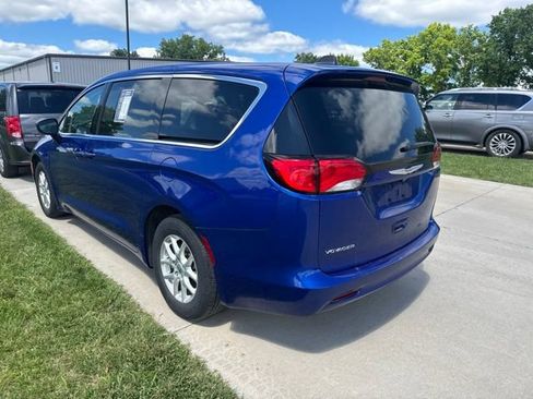 Used 2021 Chrysler Voyager LX FWD image 2