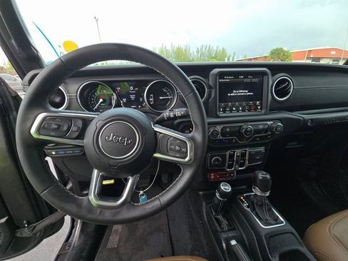 Used 2023 Jeep Wrangler Unlimited Rubicon 4xe image 6