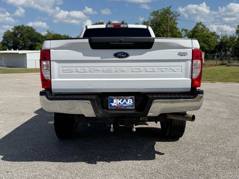 Used 2022 Ford F250 XL w/ STX Appearance Package AWD/4WD image 4
