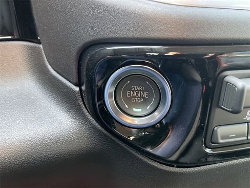 New 2026 GMC Sierra 1500 Elevation image 17