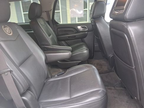 Used 2012 Cadillac Escalade Platinum AWD/4WD image 26