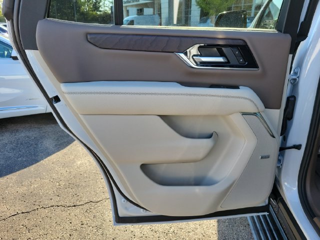 New 2027 GMC Yukon Denali w/ Denali Reserve Package AWD/4WD image 14