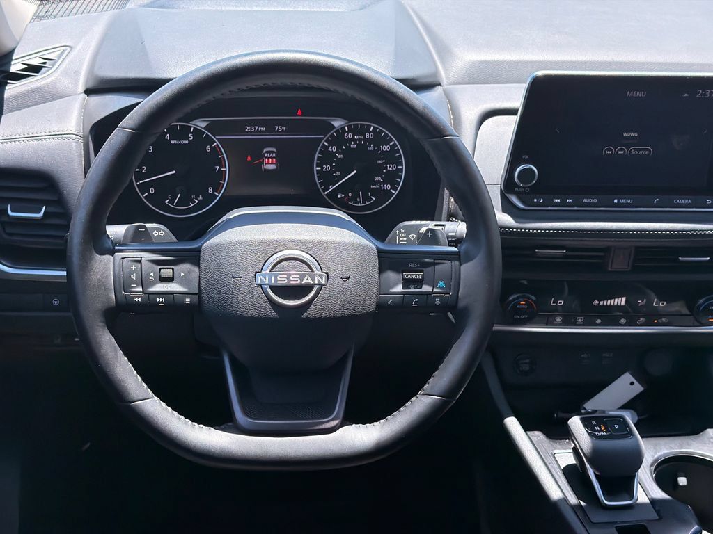 Used 2025 Nissan Rogue SV AWD/4WD image 23