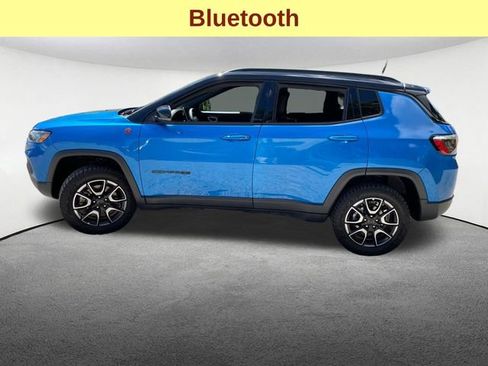 Used 2025 Jeep Compass Trailhawk AWD/4WD image 6