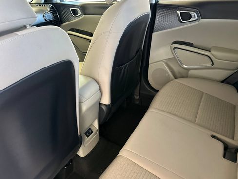 Used 2023 Kia Soul EX FWD image 13