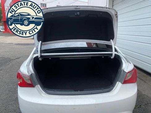 Used 2011 Hyundai Sonata GLS FWD image 6
