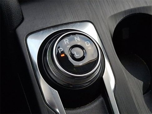 Used 2022 Ford Escape SE w/ SE Sport Appearance Package image 15