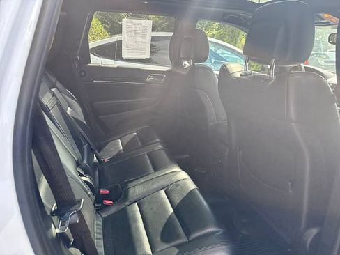 Used 2018 Jeep Grand Cherokee Limited w/ Luxury Group II AWD/4WD image 10