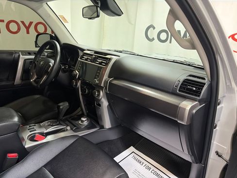 Used 2022 Toyota 4Runner TRD Sport w/ Technology Package AWD/4WD image 12