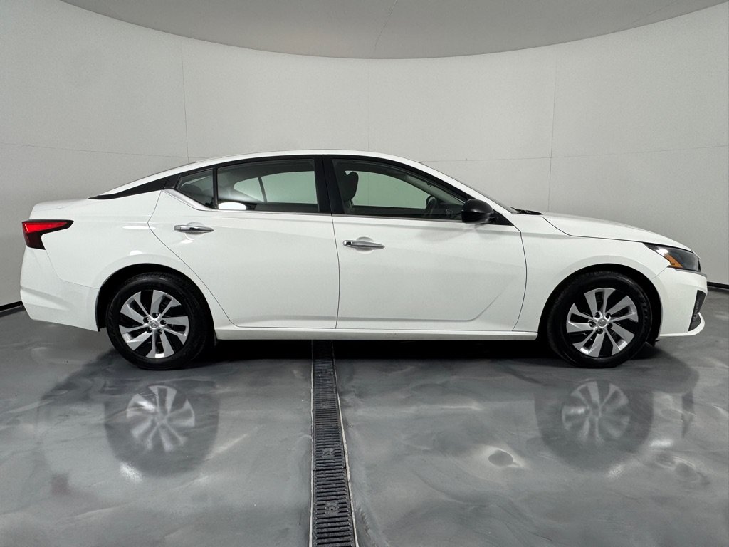 Used 2024 Nissan Altima 2.5 S FWD image 4