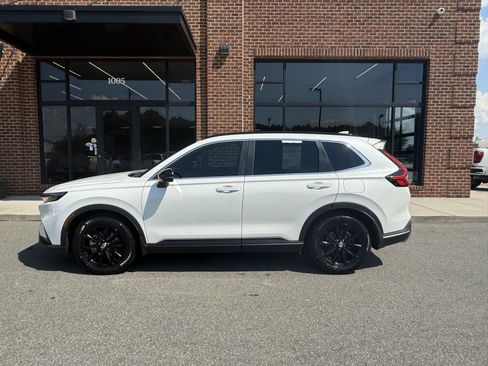 Used 2025 Honda CR-V Sport image 3