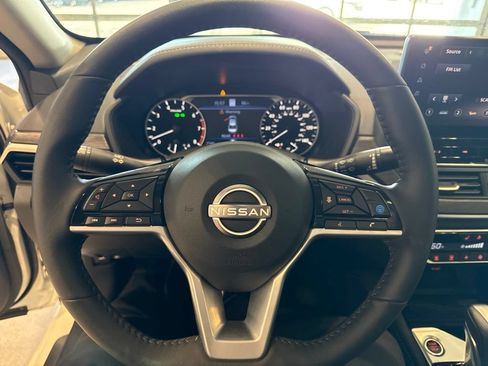 Used 2025 Nissan Altima 2.5 SL AWD/4WD image 28